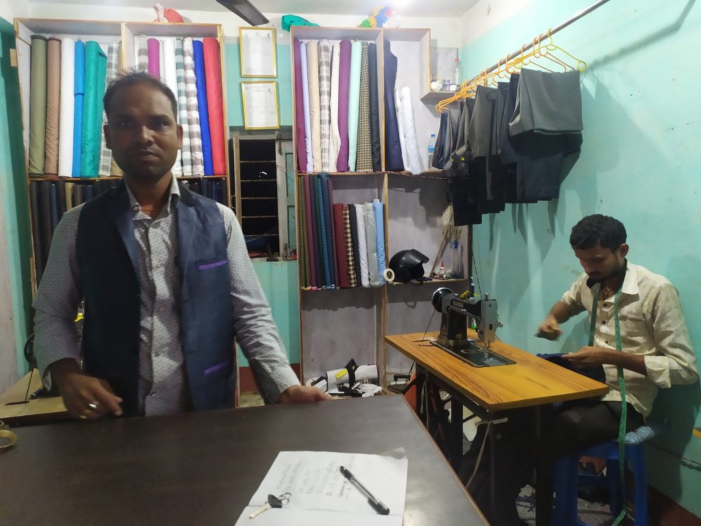 मक्रान्चुलिको आवश्यकता पुरा गर्दै ” मनकामना टेलर्स “