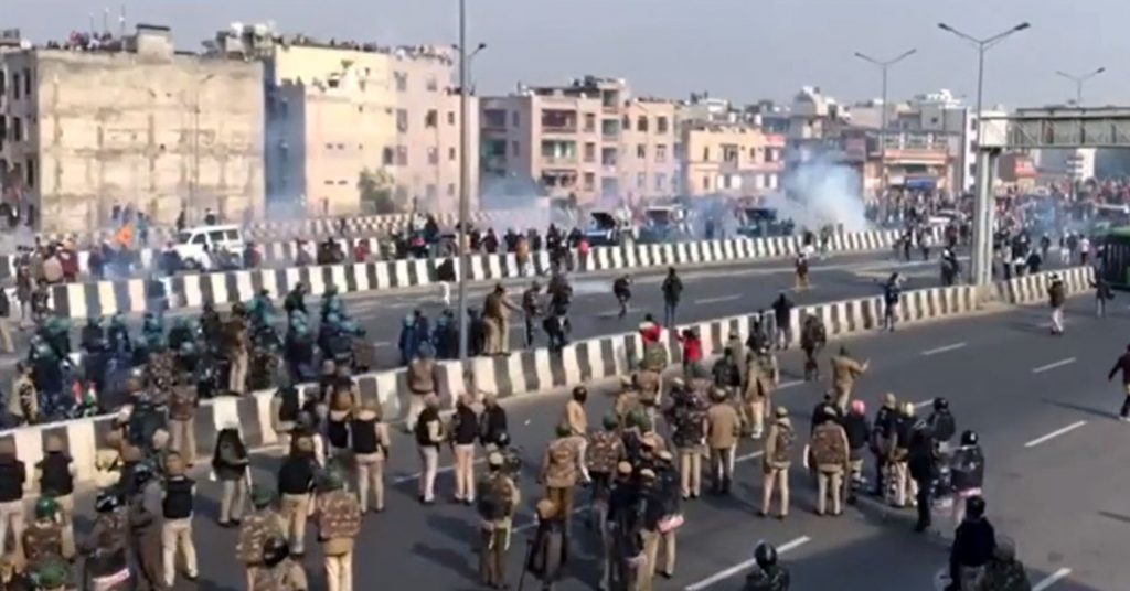 किसान आन्दोलनमा दिल्लीमा हिंसात्मक झडप