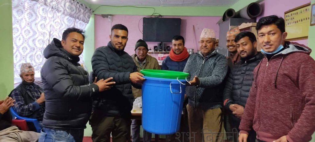 पालुङका संगम कार्कीले आफ्नो जन्मदिनको अवसरमा गरे सामाजिक कार्य