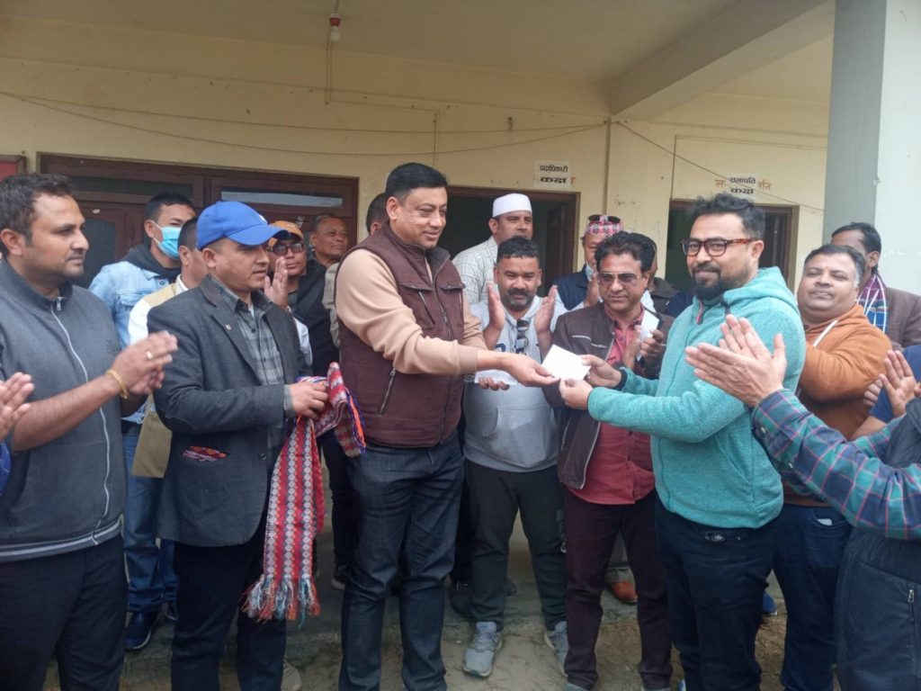 पार्टी परित्याग गरी १६ जना नेपाली कांग्रेसमा प्रवेश