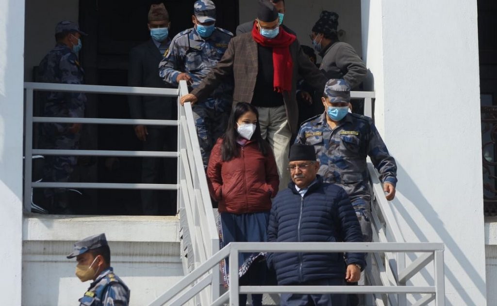 आधिकारिक भएको दावी गर्दै प्रचण्ड–माधव समूहले निर्वाचन आयोगलाई पत्र बुझायो