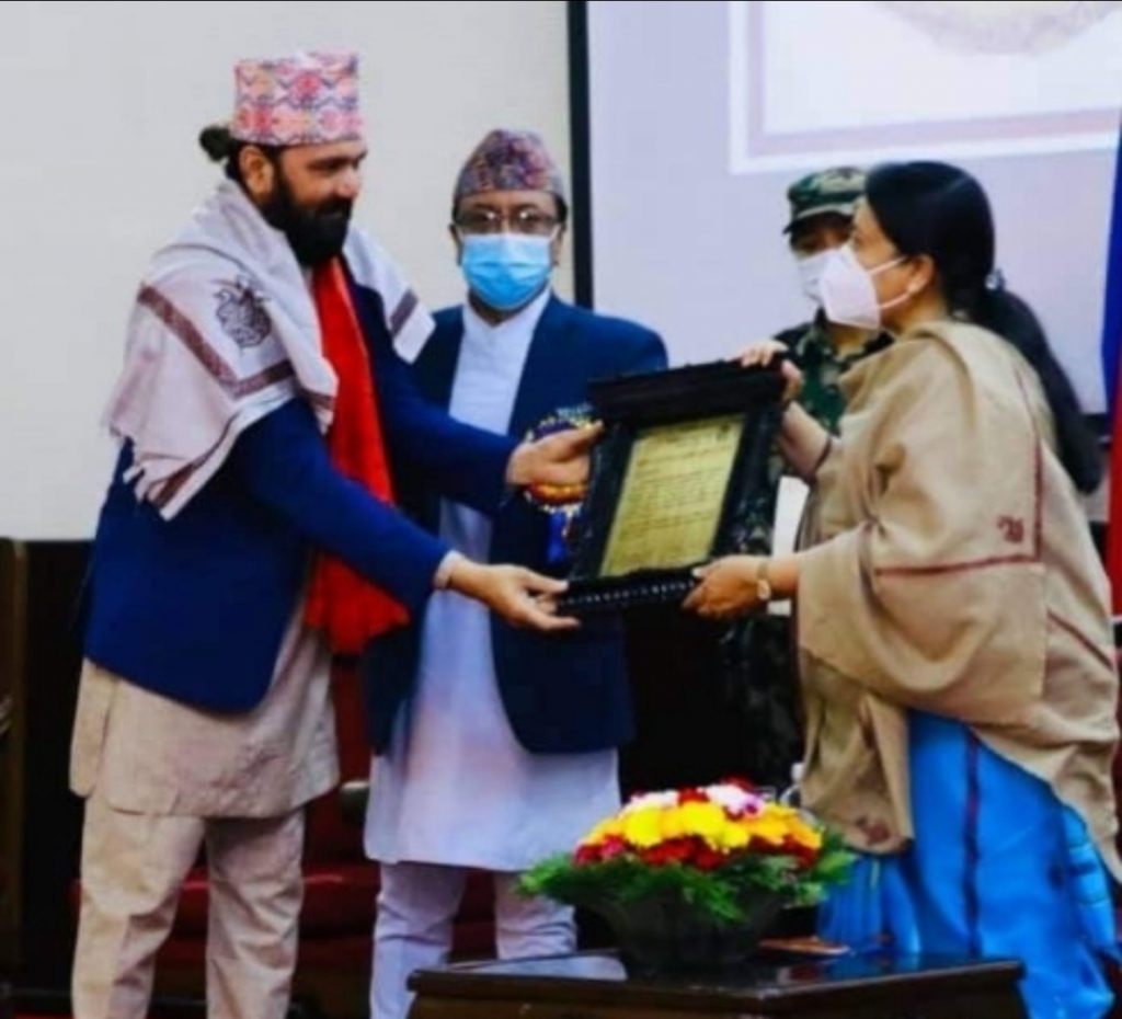 हेटौंडाका गायक संगीतकार चेतन सापकोटा ‘नातिकाजी राष्ट्रिय संगीत पुरस्कार’बाट सम्मानित