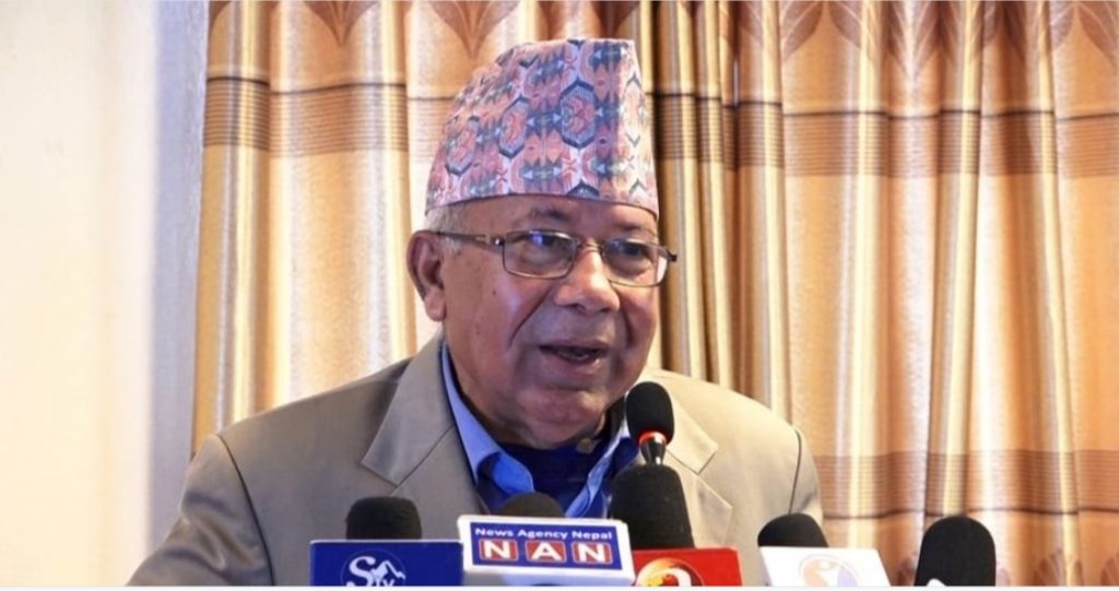 ओलिसँग छुट्टिने पक्षमा आफू नरहेको माधव नेपालको धारणा