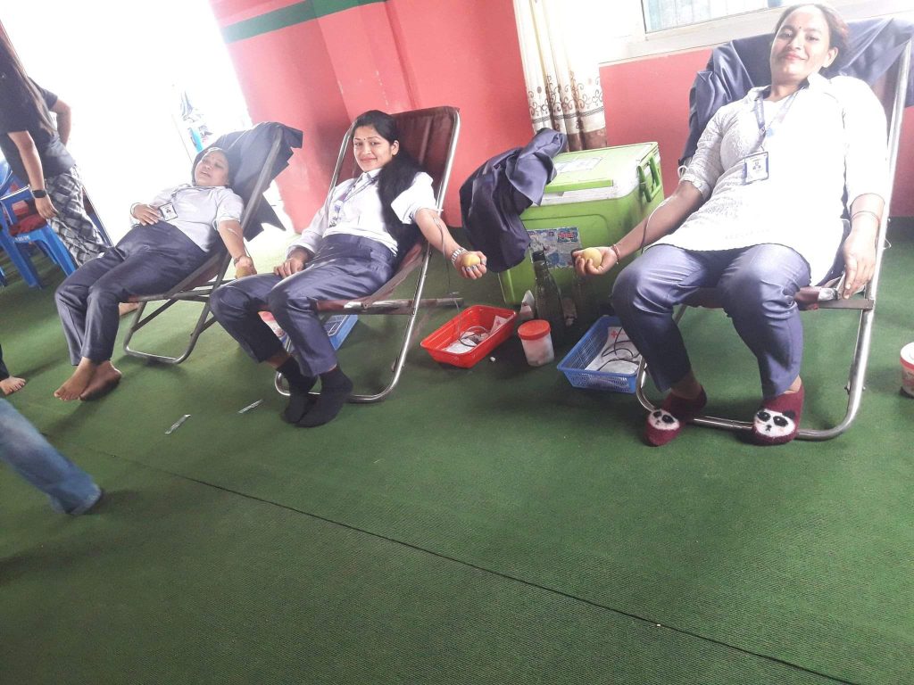 संस्था स्थापनाको अवसर पारी जागरणमा रक्तदान, ३० जनाले गरे रक्तदान