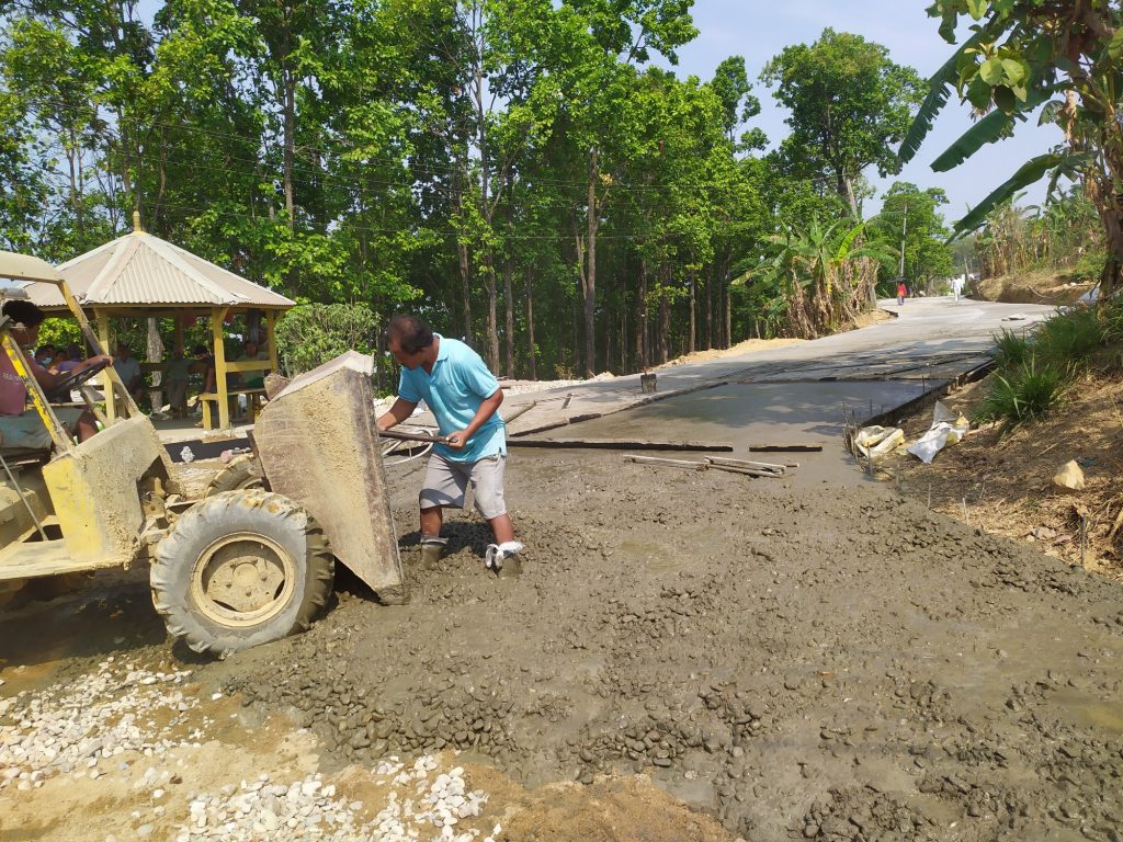 मक्रान्चुलीमा ६ दिनमा २५० मिटर बाटो ढलान