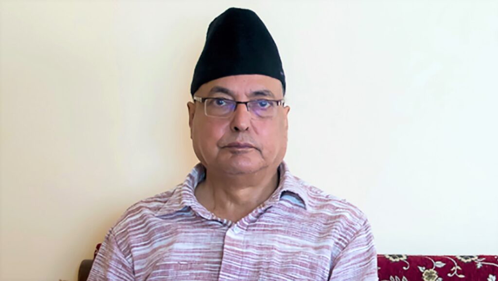 प्रदीप नेपालद्धारा माधवकुमार नेपाललाई ‘झेली’को संज्ञा दिँदै पार्टी परित्याग