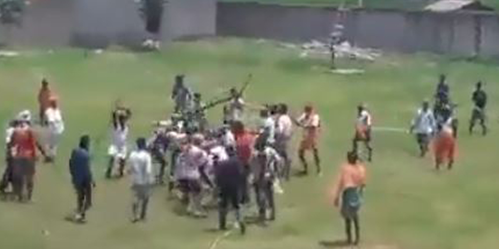 रौतहटमा विद्यार्थी भर्नाबारे विवादःविद्यालयभित्र लाठी हानाहान हुँदा १९ जना घाइते