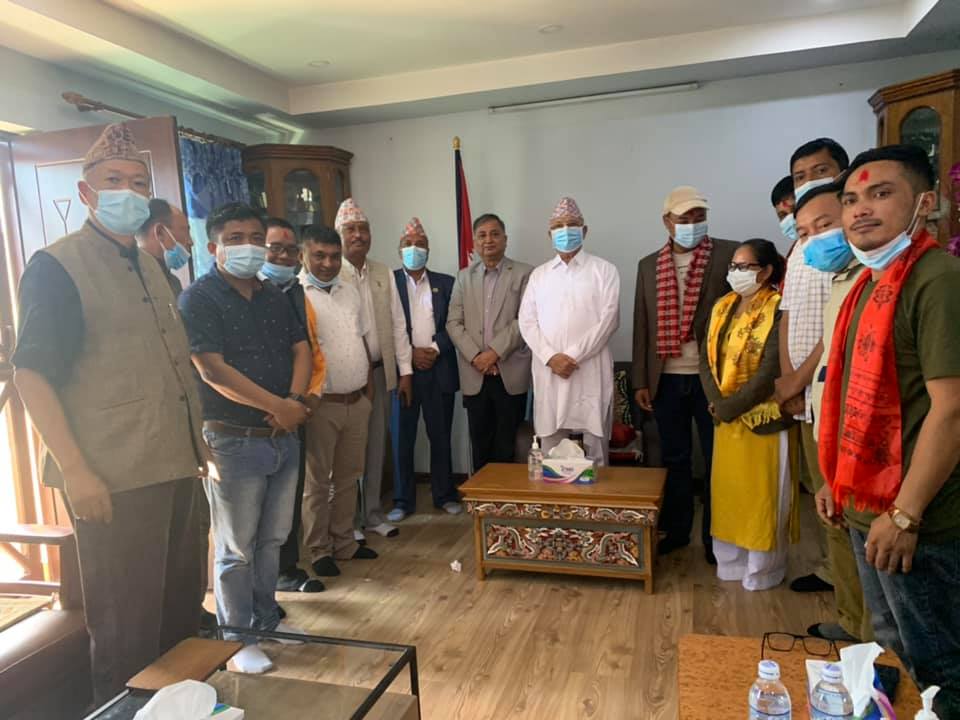 संविधानसभा सदस्य फुर्वासहित मकवानपुरका माओवादी जिल्ला नेता एमालेमा प्रवेश