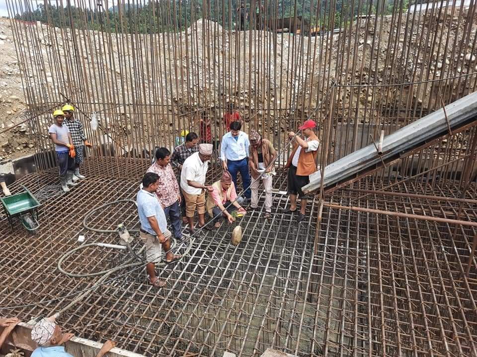 मकवानपुरगढीको सोल्टीमोड-डुम्रेकुना जोडिने सामरी खोलामा पक्की पुल निर्माण शुरु