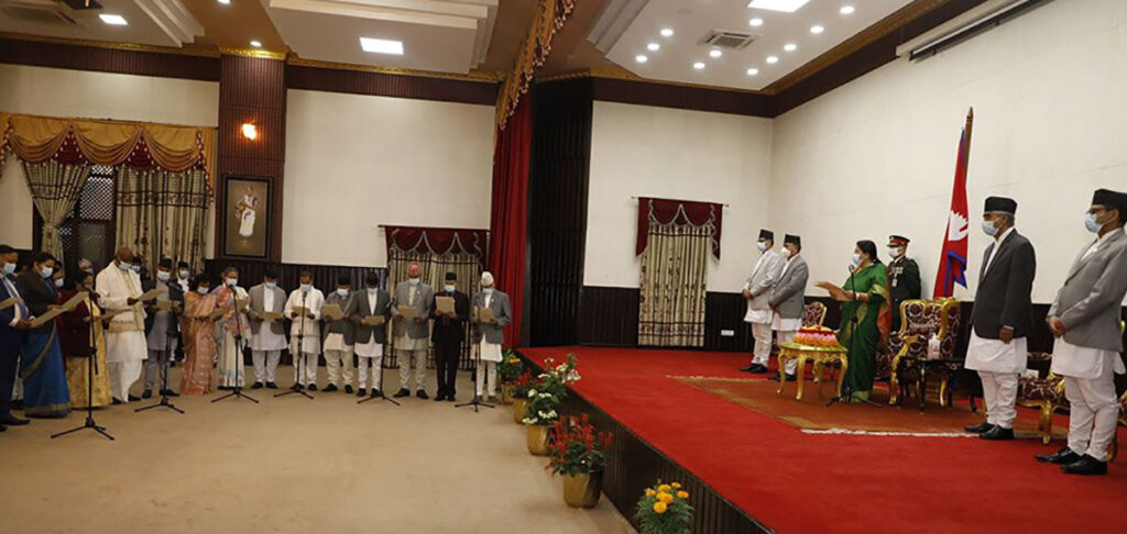 राष्ट्रपति भण्डारीद्वारा नवनियुक्त मन्त्रीहरुलाई शपथ