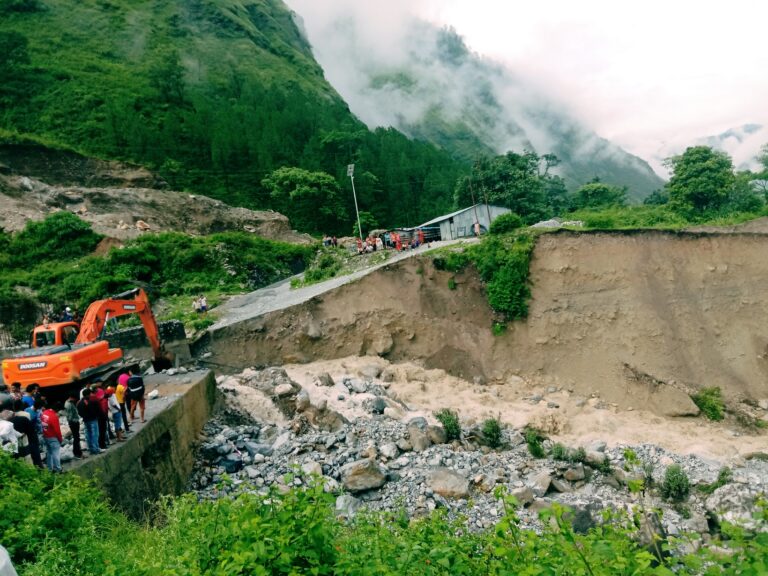 दक्षिण अफ्रिकाको बाढी र पहिरोमा ४०० जनाको मृत्यु