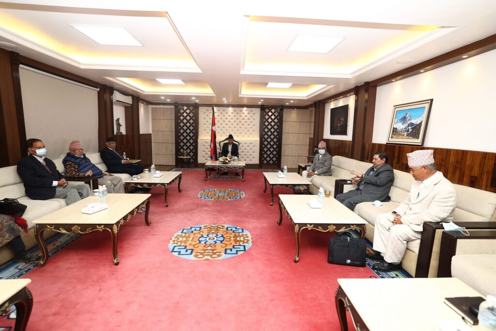 अदालतको गतिरोध तत्काल अन्त्य गर्न प्रधानन्यायाधीशलाई सत्ता गठबन्धनको आग्रह