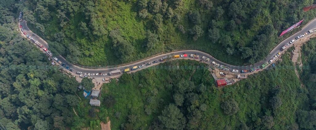एमाले महाधिवेशनः थानकोटमामा  थेगिनसक्नुको जाम,  काठमाडौंमा समेत असर