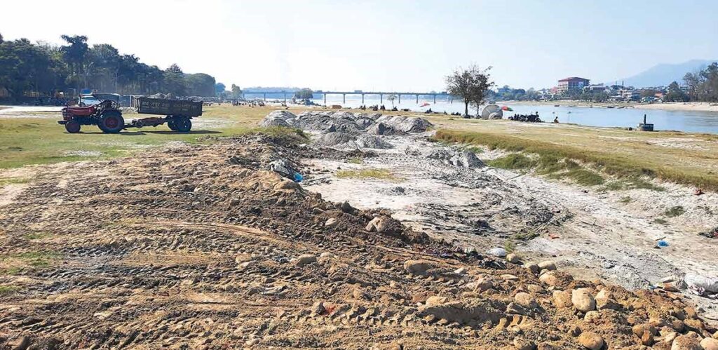 एमाले महाधिवेशनको मञ्चमा एकै पटक ७२ जना कलाकारले नाच्न मिल्ने