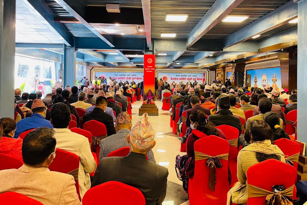 एमाले पोलिटव्यूरोमा गोकुल बास्कोटादेखि महेश बस्नेतसम्म (नामसहित)