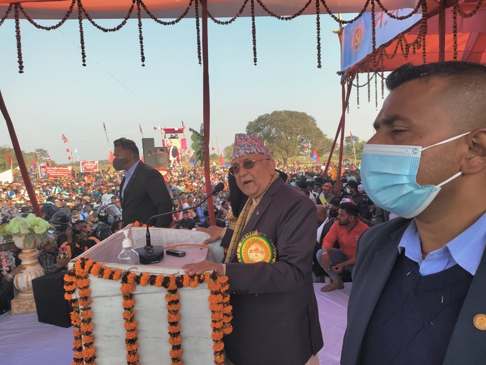 मैले हात दिएर माओवादी यहाँ पुग्यो तर प्रचण्डले कुरा बुझेनन् : ओली