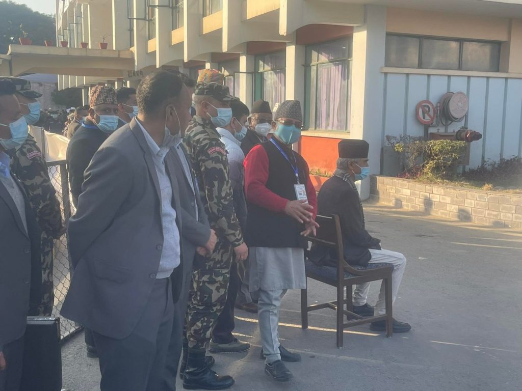 सभापतिको लागि दोस्रो चरणको मतदान सुरु, देउवा पुगे मतदान स्थलमा (फोटोफिचर)