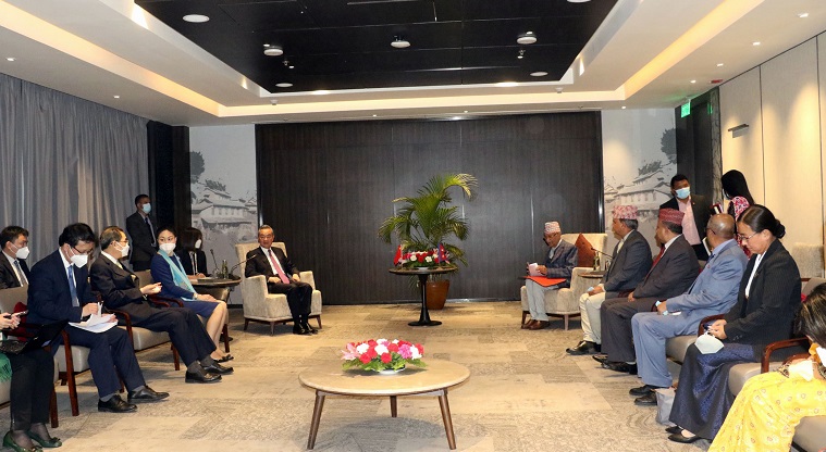 बीआरआई अन्तर्गतका परियोजना अगाडि बढाउन चिनियाँ विदेशमन्त्रीलाई एमालेको आग्रह