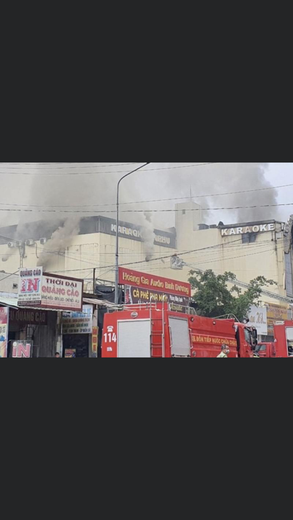 भितनामको एक बारमा आगलागी, ३२ जनाको मृत्यु
