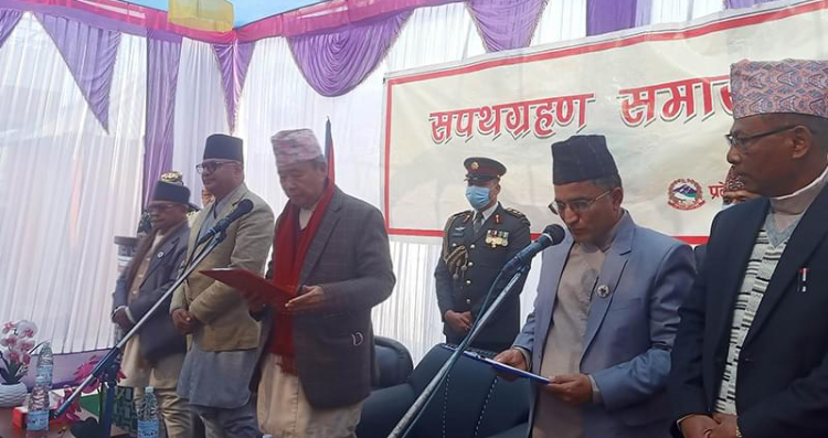 प्रदेश १ का सभामुख बाबुराम गौतमले लिए शपथ