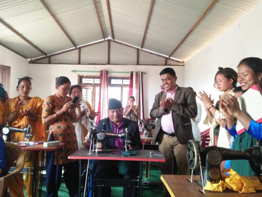 मकवानपुरगढी-१ आँपटारमा ३ महिने सिलाई कटाई तालिमको शुभारम्भ