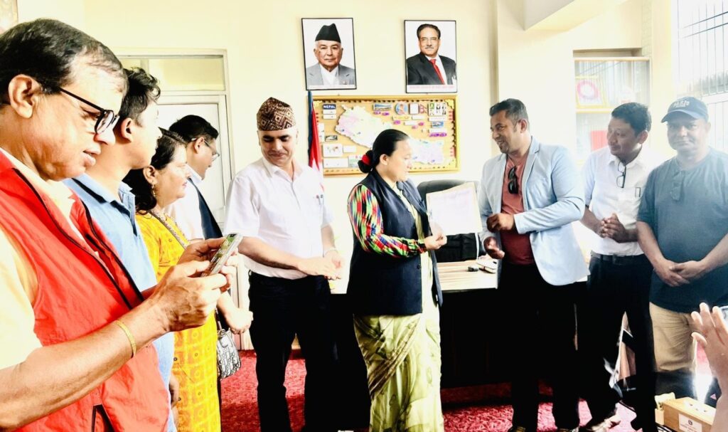 शिक्षा विधेयक सच्याउन माग गर्दै मन्त्री मोक्तानलाई ध्यानाकर्षण पत्र बुझाइयो