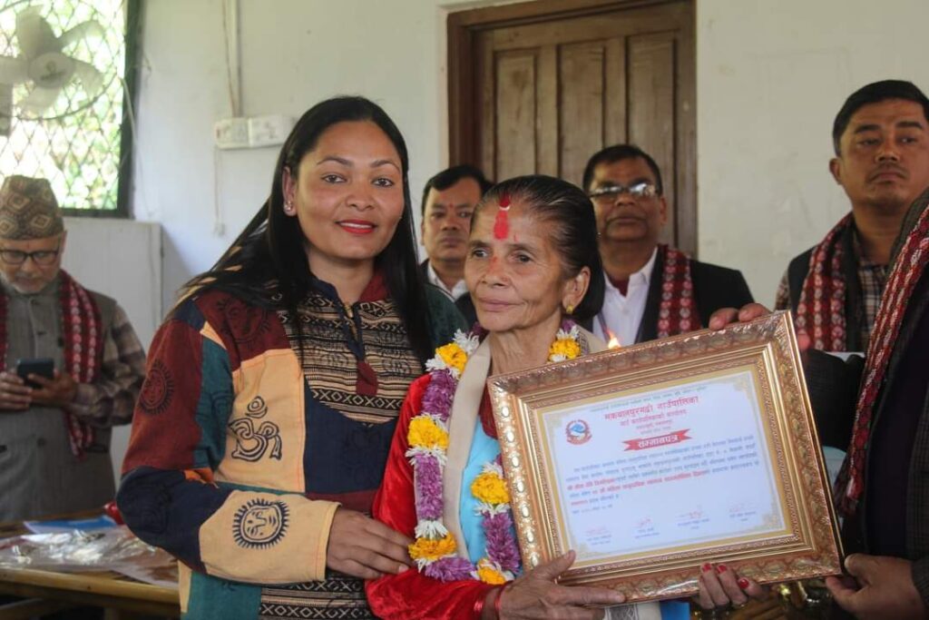 तिमल्सिना र पुडासैनीलाई दिर्घसेवा सम्मान