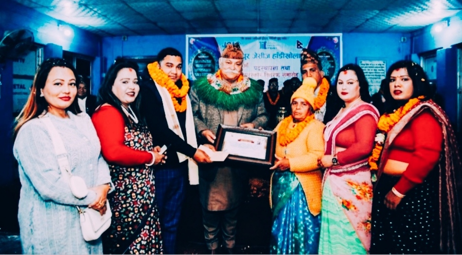 पत्रकार रुपक कालिराजलाई स्वर्गीय उदय सिंह पाठक पत्रकारिता पुरस्कार प्रदान