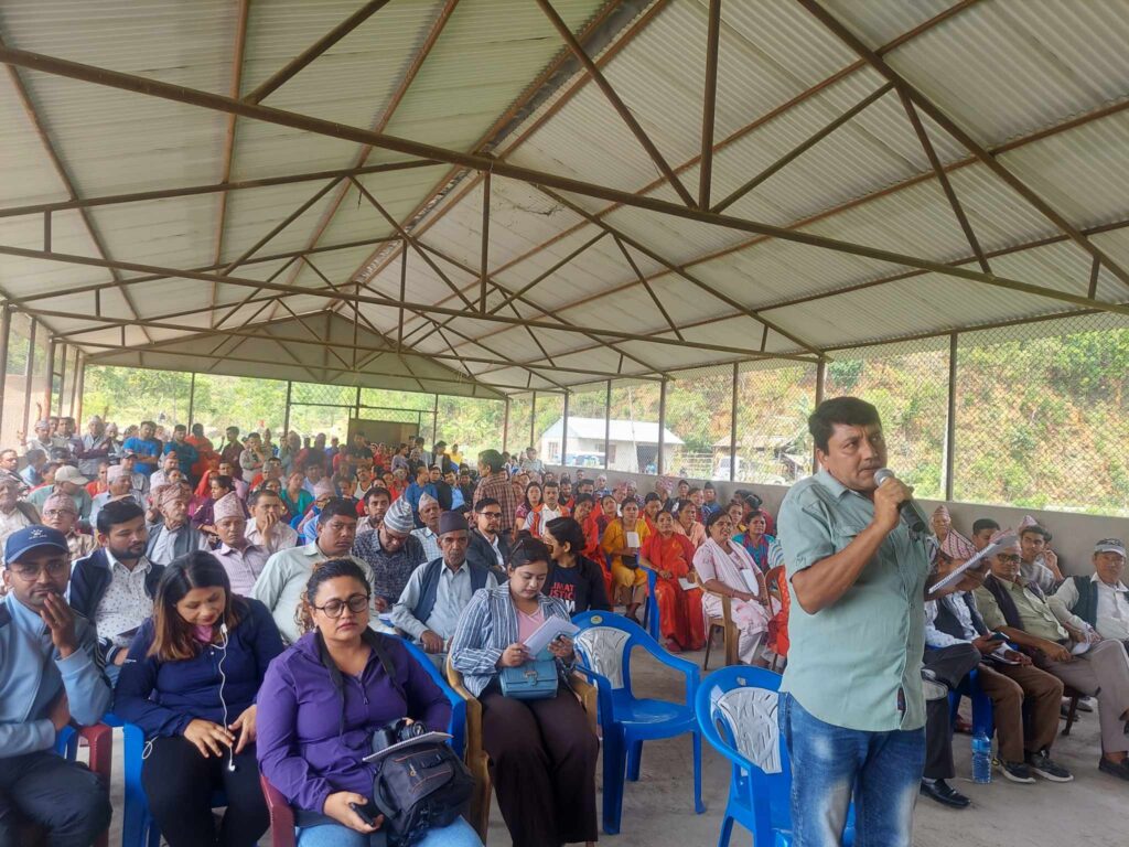 मकवानपुरगढीमा भएको सार्वजनिक सुनुवाइमा स्थानीयको गुनासो र बागमतीका सांसद, मन्त्रीको संबोधन