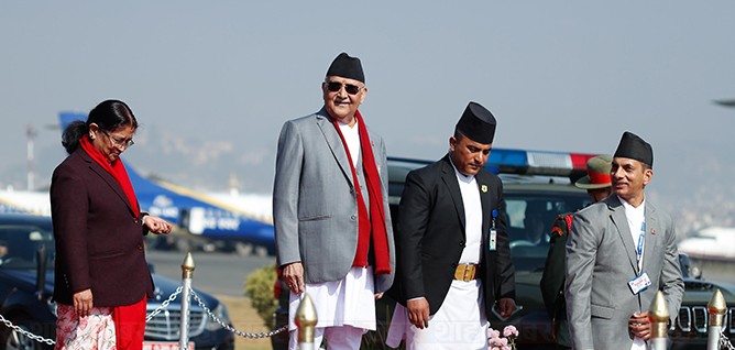 प्रधानमन्त्रीसहितको टोली चीन उड्यो