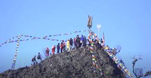 भीमफेदीको तारेभिरमा फसेका चार जनालाई सेना–प्रहरीले गरे सकुशल उद्धार