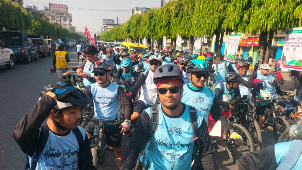 पर्यटन प्रवर्दन गर्न हेटौंडा देखि सौराहा सम्म पाँच सय जनाको साइकल यात्रा
