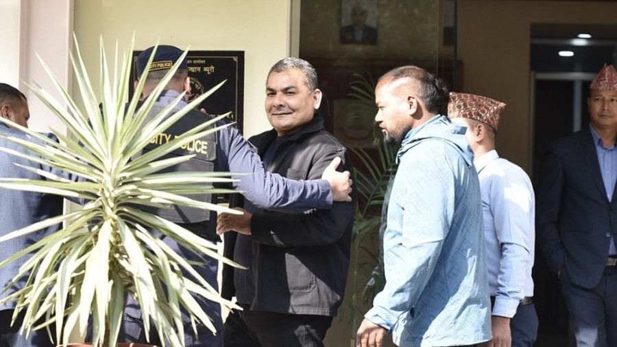 दुर्गा प्रसाईं र दिपक खड्का पक्राउ