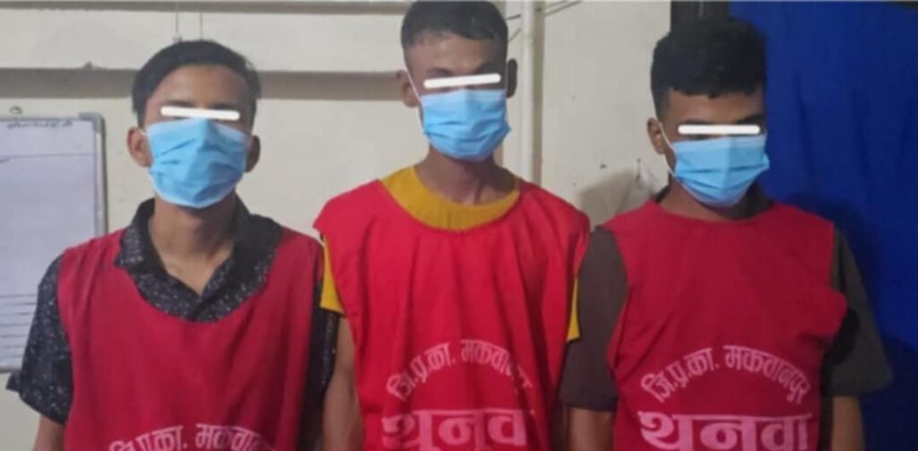 सुनको गहना चोरीमा संलग्न ३ जना पक्राउ