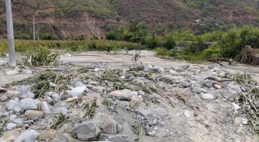 रणजोर खोलामा बाढी, एक सय रोपनीभन्दा धेरै खेत बगरमा परिणत